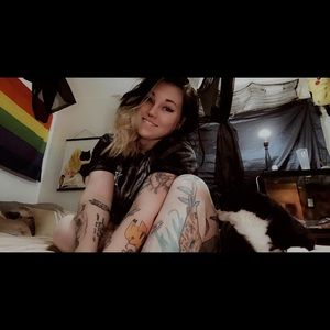 Meet your Posher, Casey